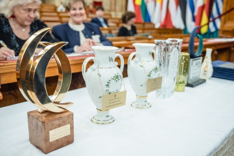 Ipari Innovációs Díj kisműhold-platform fejlesztéséért